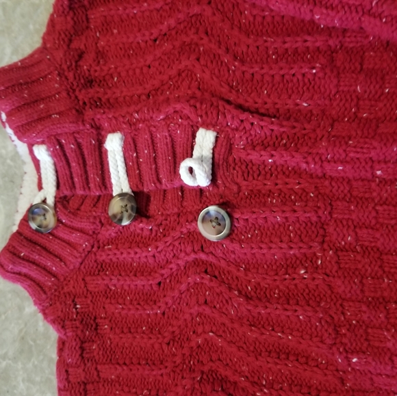 Color red - Picture 2 of 2